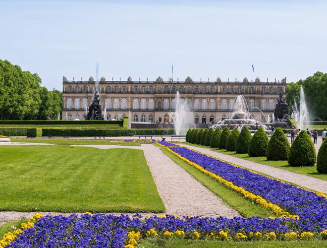 Schloss Herrenchiemsee im Sommer