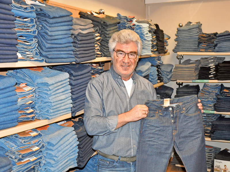 Priener Jeans-Palast (C) Ulrich Pfaffenberger