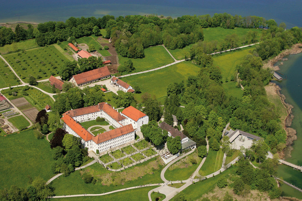 Herrenchiemsee, Neues Schloss, Luftaufnahme von Südosten