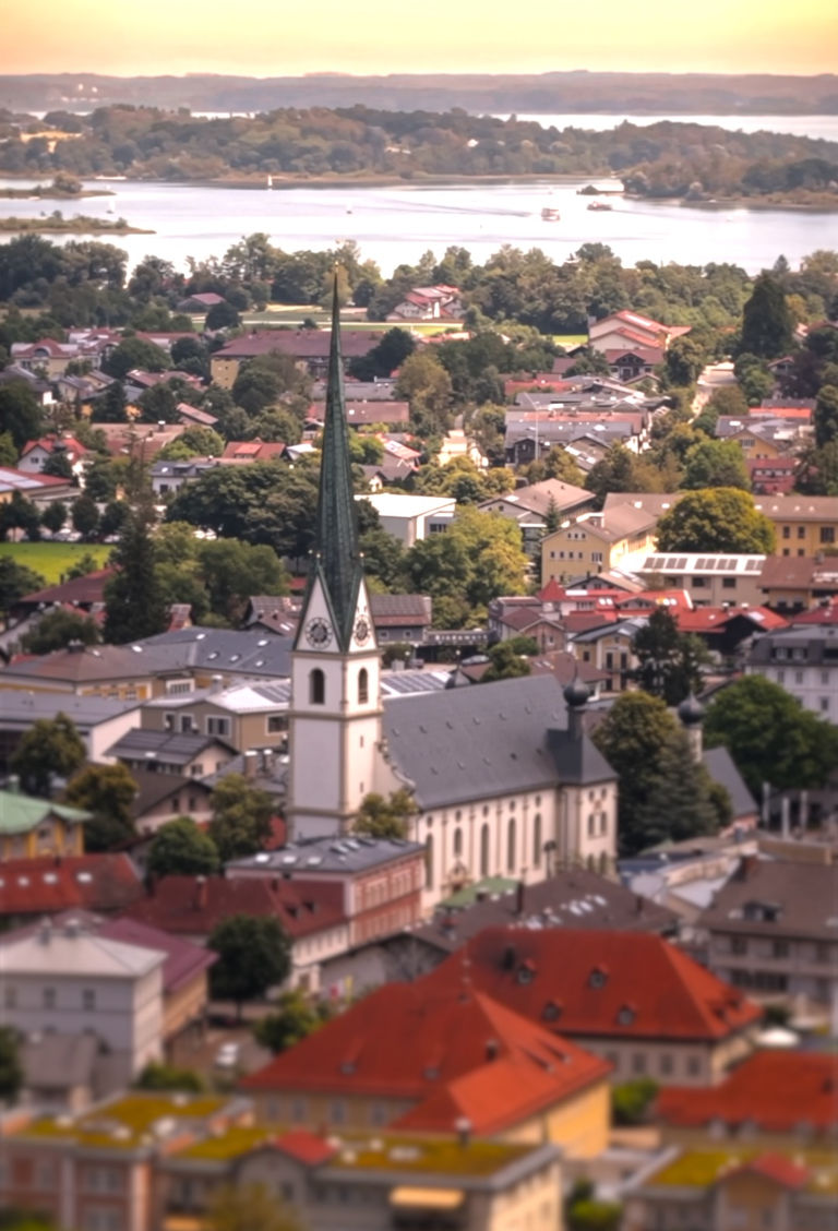 Prien Luftaufnahme-web Prien Luftaufnahme mit Blick zum Chiemsee